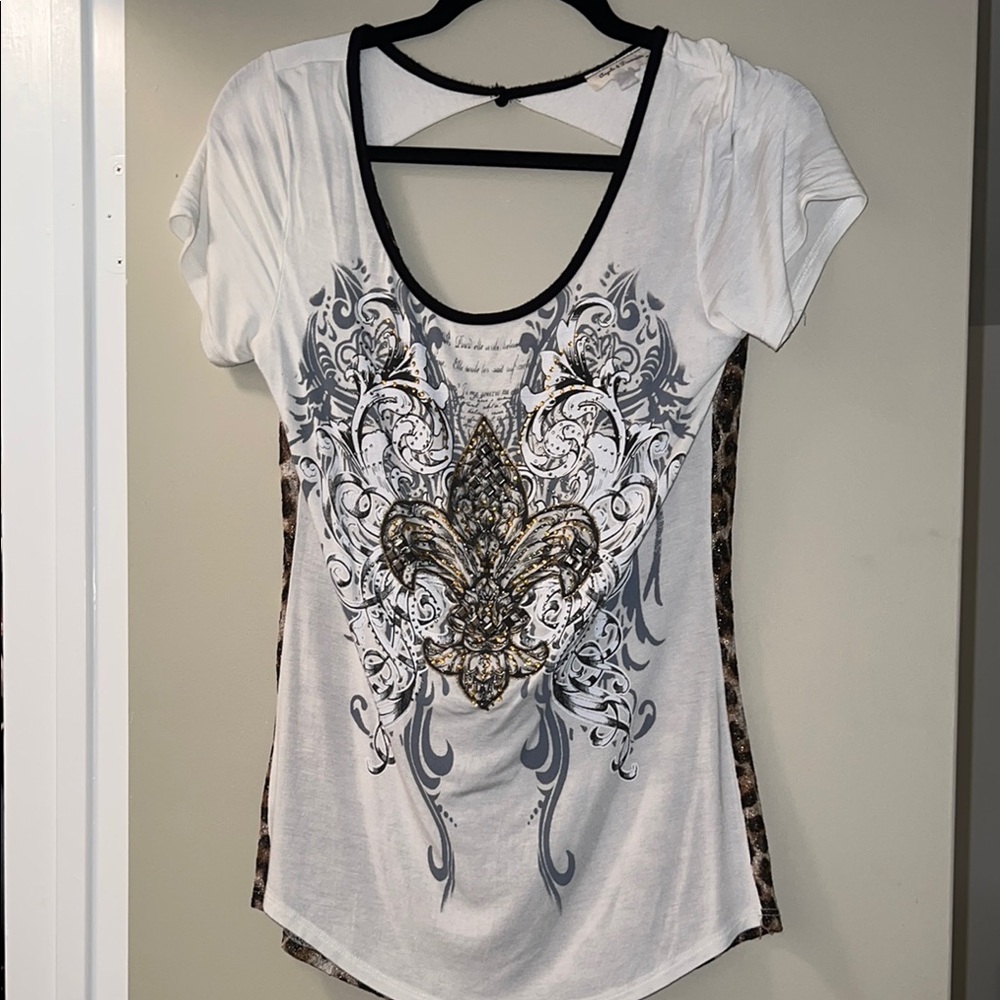 Angels & Diamonds Cream Graphic Asymmetrical Tee